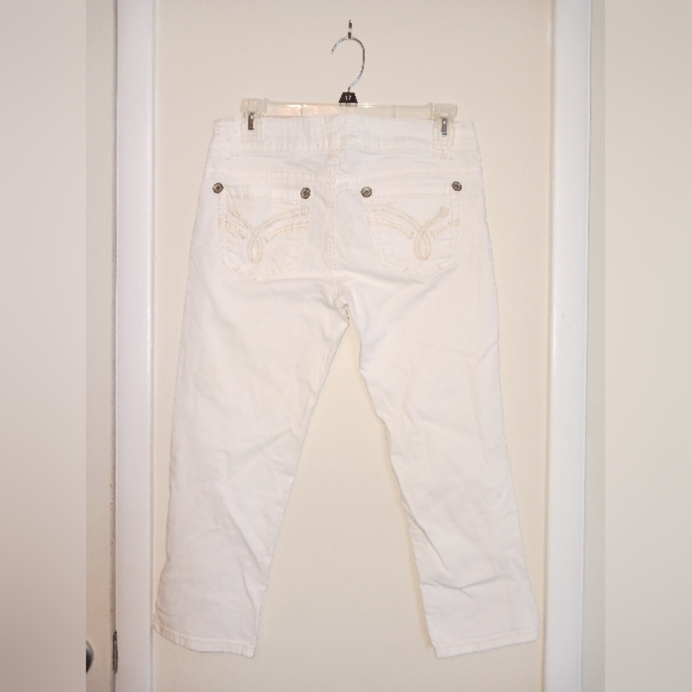 White denim capris size 5